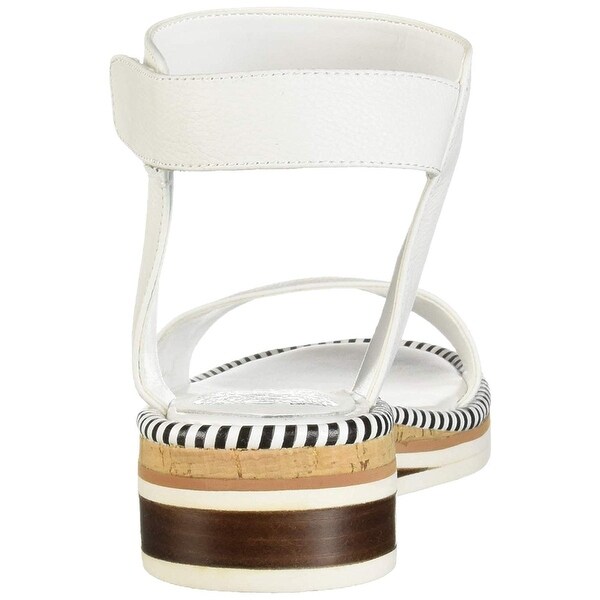 moirina vince camuto