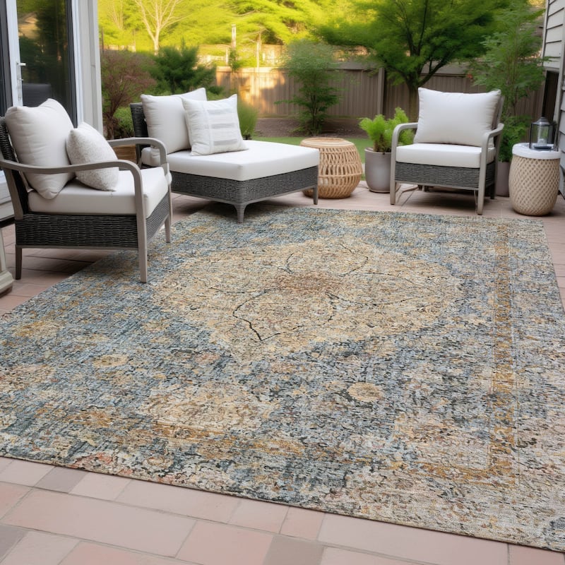 Machine Washable Indoor/Outdoor Traditional Global Chantille Rug