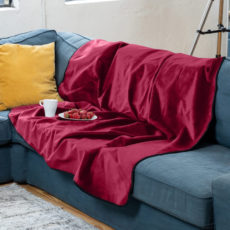 Avana Waterproof Throw Blanket - Microvelvet Black