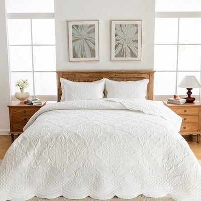 Wholinens 3 Piece Scalloped Edge Floral Bedspread Quilt Set