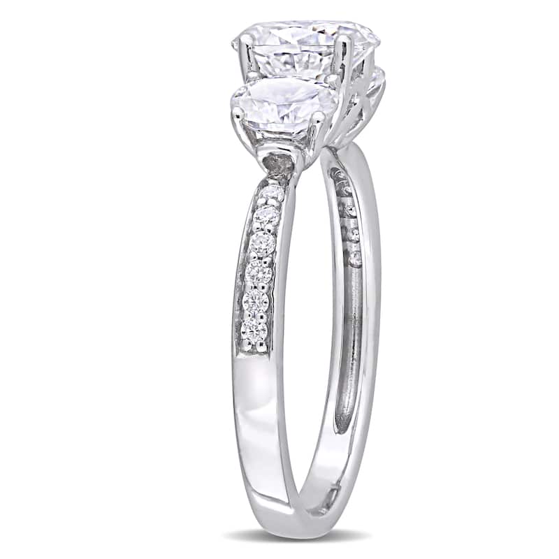 Miadora 1 4/5ct DEW Moissanite 3-Stone Engagement Ring in 10k White Gold