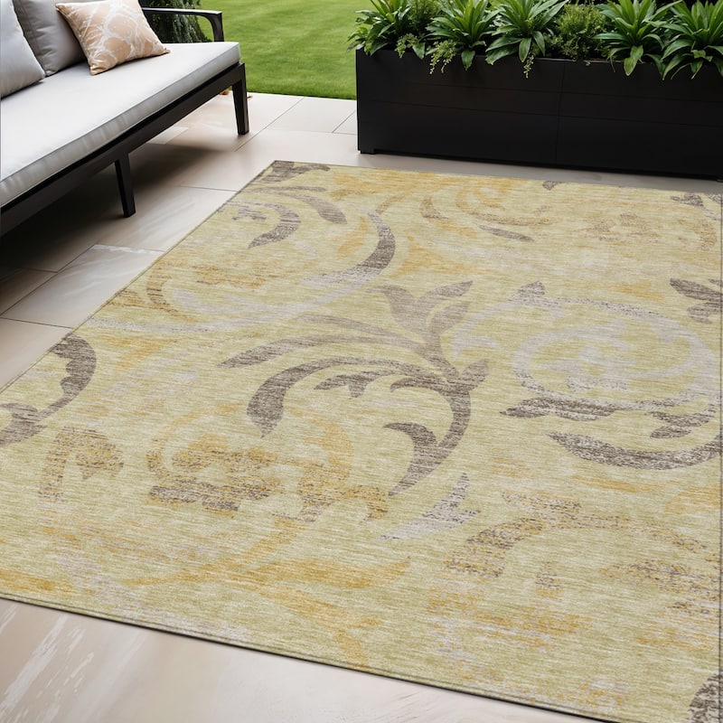 HomeRoots Floral Transitional Rectangle Outdoor Rug - 5' X 8'