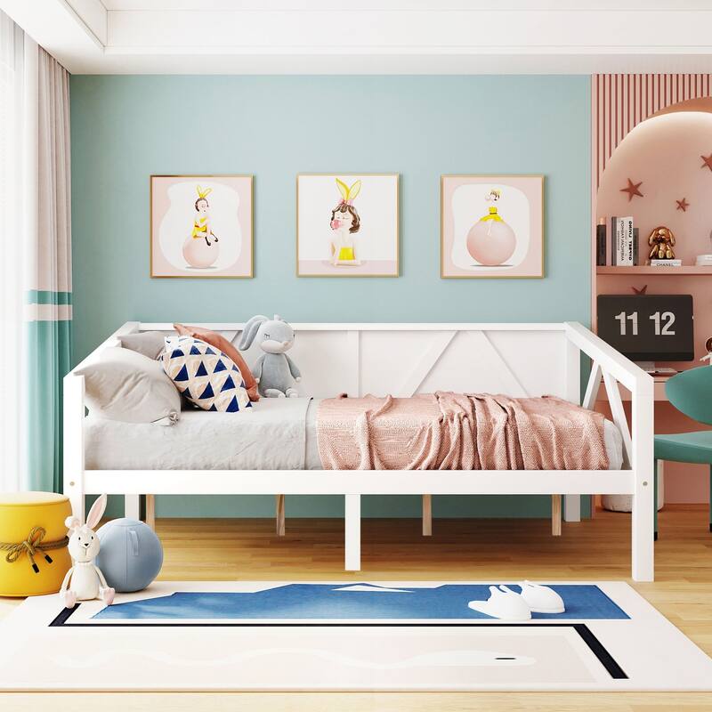 Full size Elegant MultiFunctional Daybed with Sturdy Storage Space - White