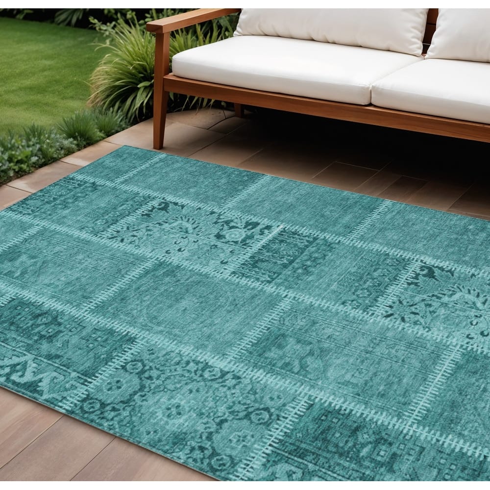 HomeRoots Patchwork Transitional Rectangle Outdoor Rug