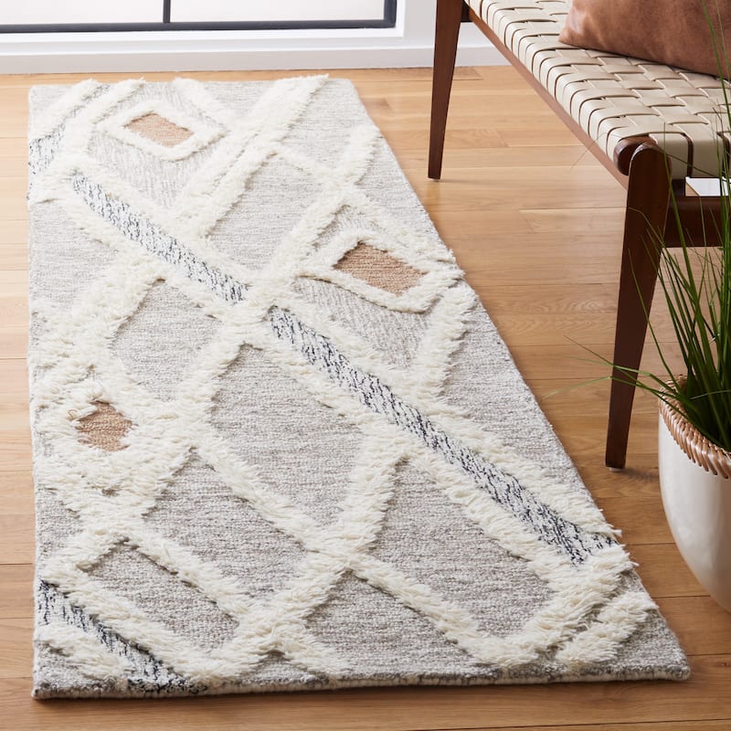 SAFAVIEH Handmade Casablanca Griet Moroccan Wool Rug - 2'3" x 14' Runner - Grey/Ivory