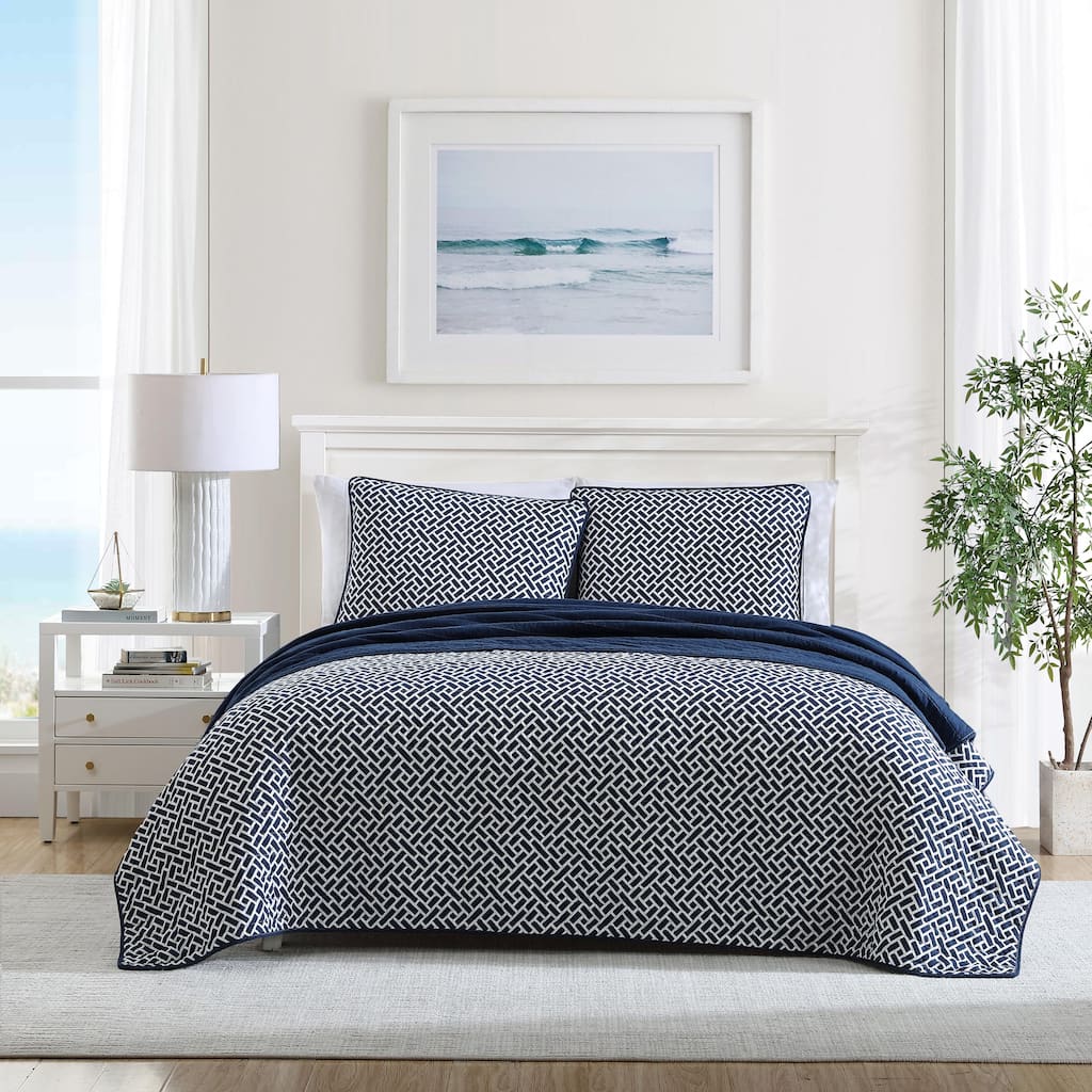 Nautica Lockridge Printed Motifs With Solid Reverse Cotton Quilt (Navy, 3 Piece Set)