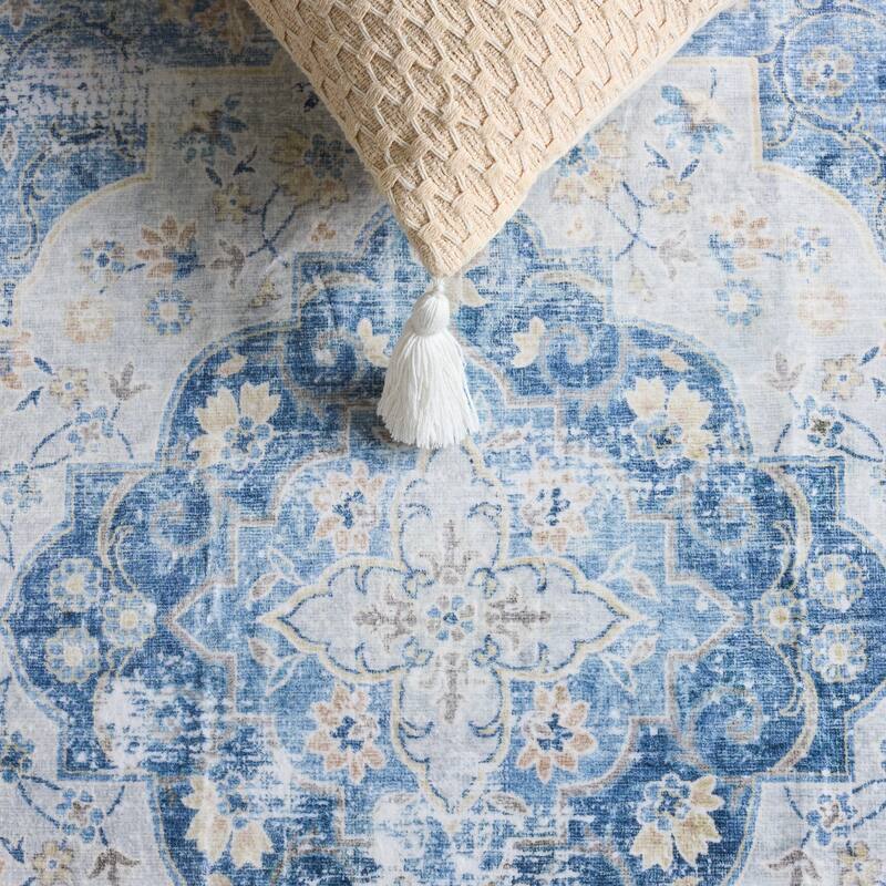 SAFAVIEH Arizona Thung Machine Washable & Slip Resistant Rug