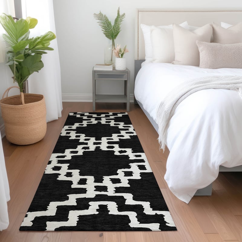 Premium Washable Super Soft Geo Trellis Mayfield Rug - Black - 2'3" x 7'6"