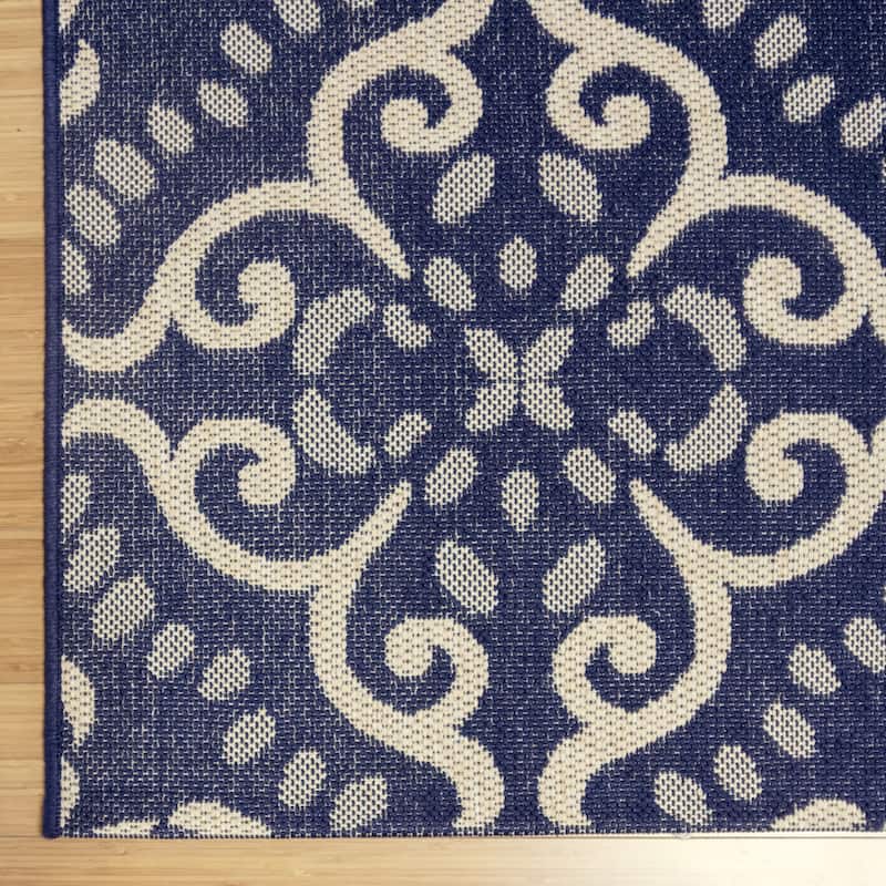 Gertmenian Solterra Bohemian Moroccan Global Weather Resistant Polypropylene Flatweave Indoor/ Outdoor Area Rug Collection
