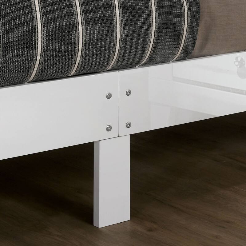 Larking Contemporary Solid Wood Platform Bed by Furniture of America
