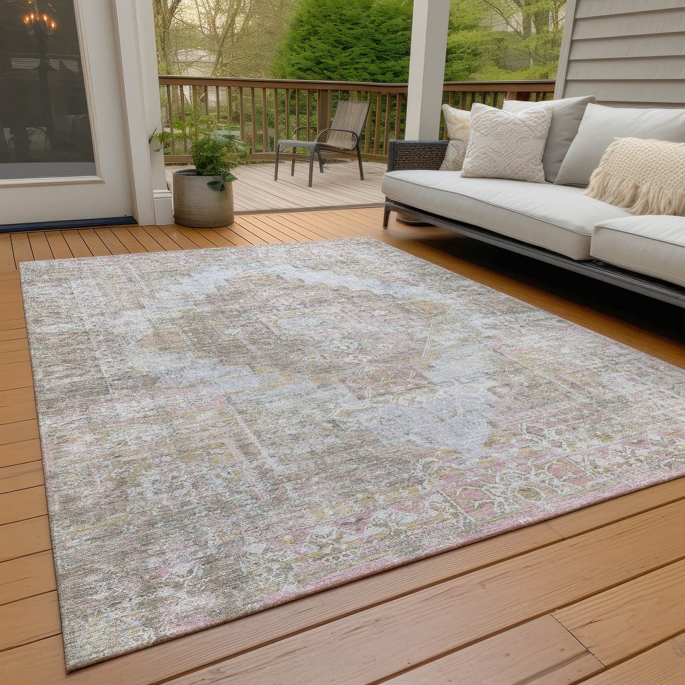 Machine Washable Indoor/Outdoor Traditional Global Chantille Rug