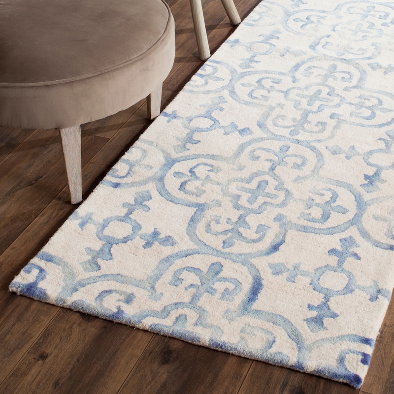 SAFAVIEH Handmade Dip Dye Reintraut Watercolor Vintage Boho Wool - 2' 3" x 8' - Ivory/Blue - Runner