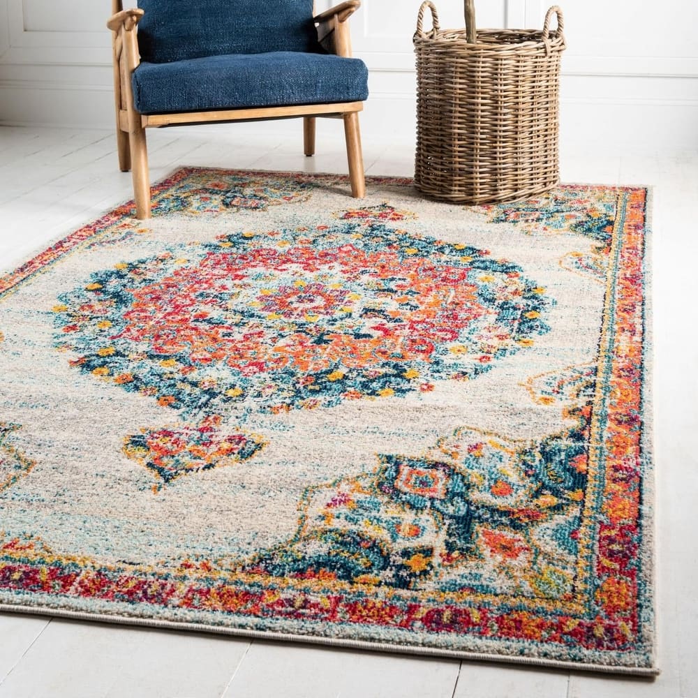 Traditional Koakburg Collection Area Rug