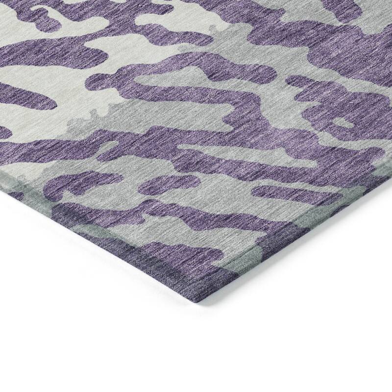 Machine Washable Indoor/ Outdoor Chantille Animal Print Abstract Rug