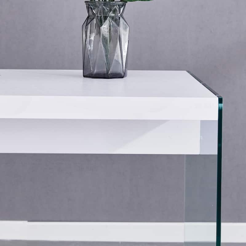 Elegant Coffee Table with Sturdy Structure and Modern Design