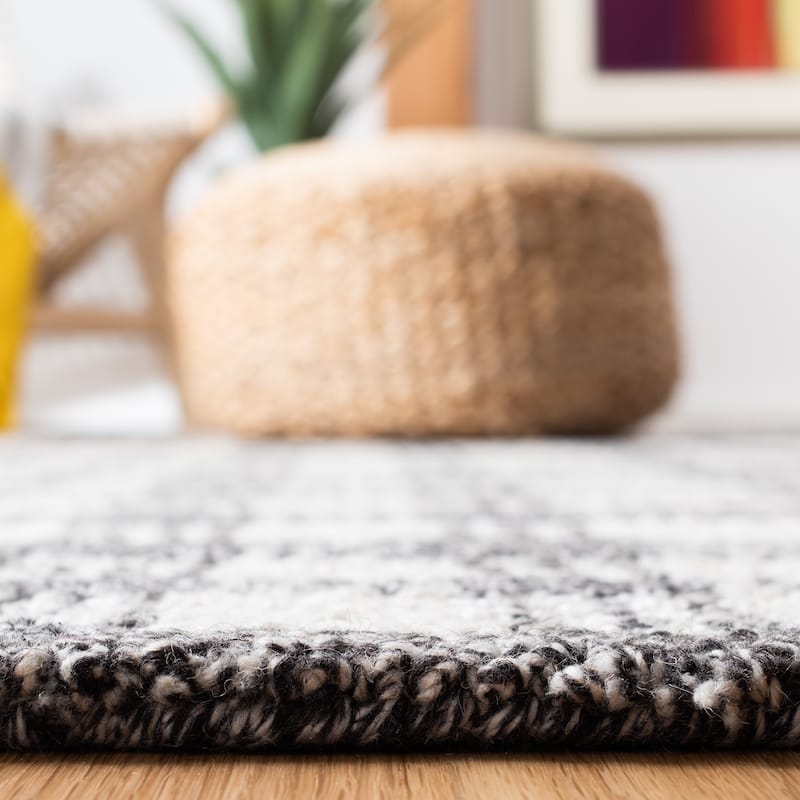 SAFAVIEH Handmade Abstract Zilia Checkered Wool Rug