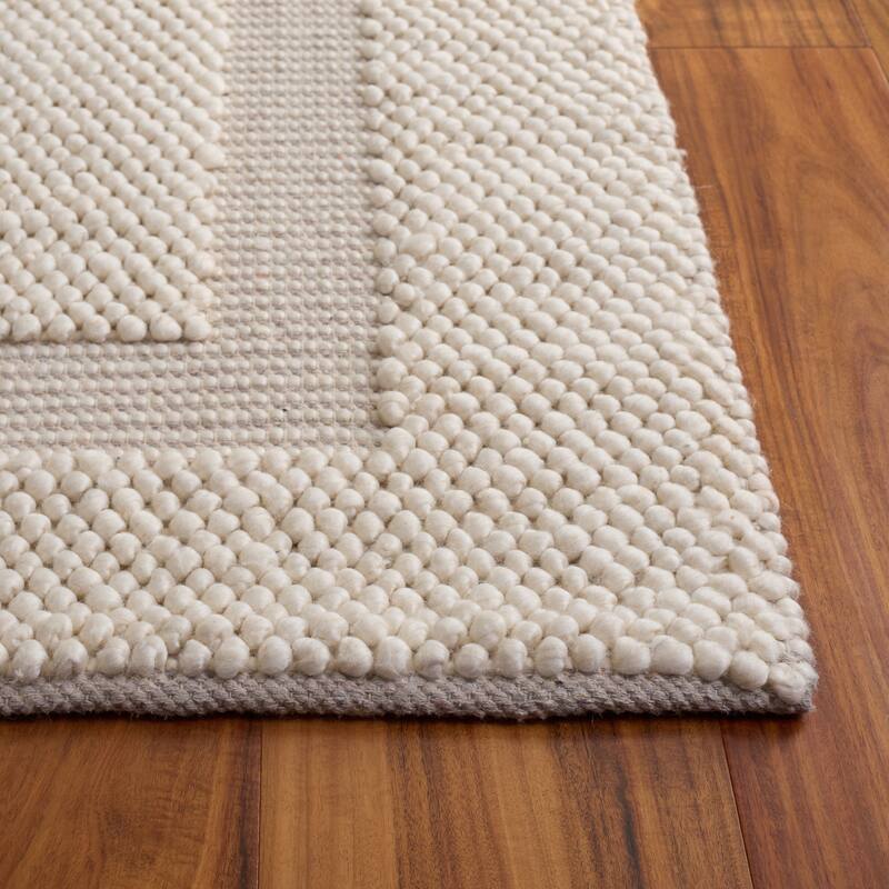 SAFAVIEH Handmade Natura Mehroo Casual Wool Rug