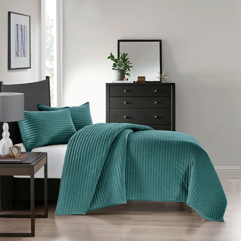 Pointehaven Heavy-Weight Oversized Channel Design Velvet Quilt Sets