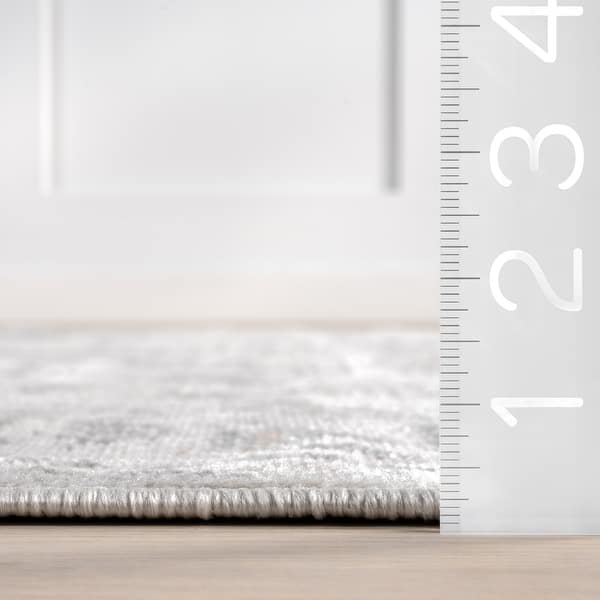 Nuloom Lilibet Traditional Medallion Area Rug