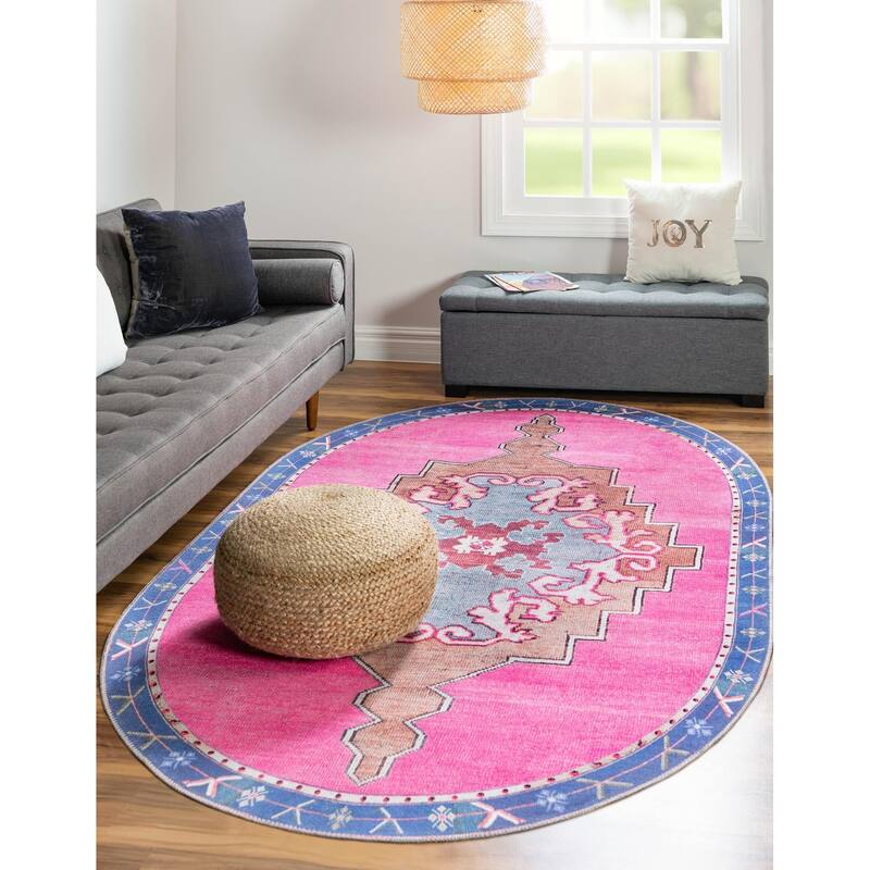 Traditional Rine Collection Area Rug - 5'x8' Oval - Fuchsia