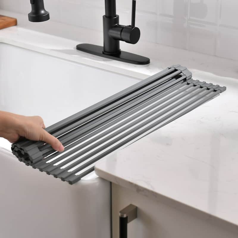 Black Single Handle Pull-out Kitchen Faucet with Drain Rack