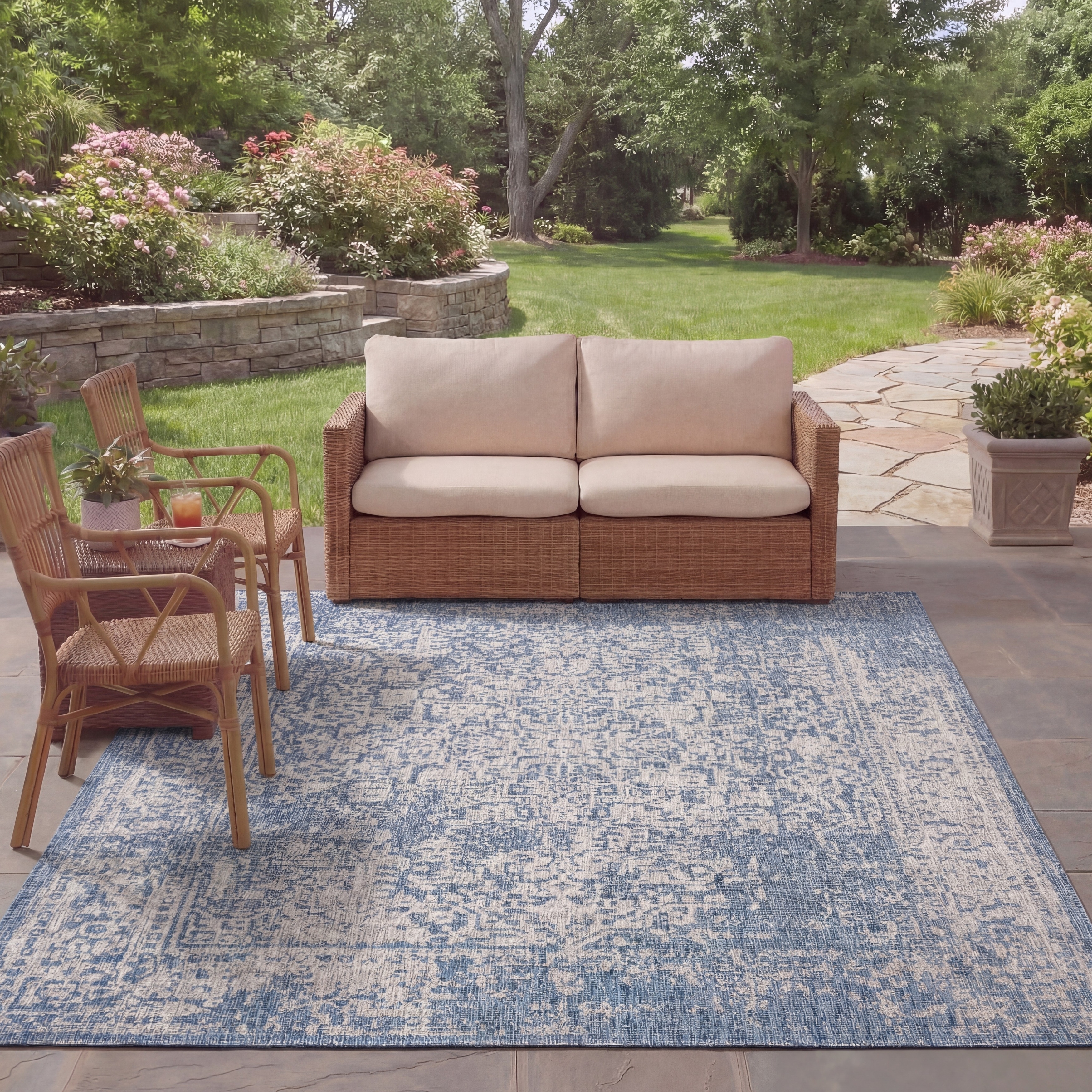 SAFAVIEH Courtyard Gunsel Outdoor Waterproof Patio Backyard Rug