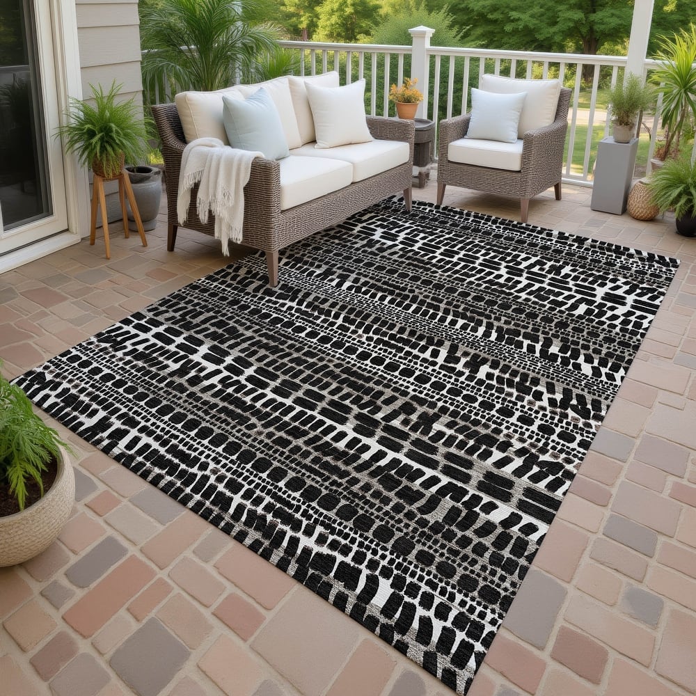 Machine Washable Indoor/ Outdoor Modern Winfield Chantille Rug