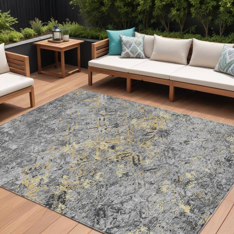 HomeRoots Geometric Transitional Rectangle Outdoor Rug - 8' X 10'