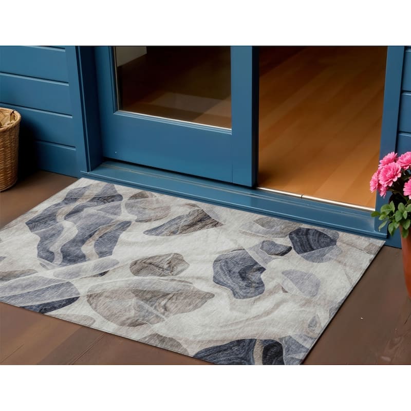 HomeRoots Abstract Transitional Rectangle Outdoor Rug - 3' x 5'