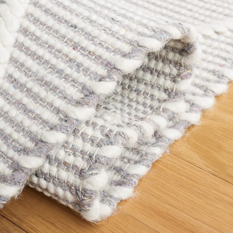 SAFAVIEH Handmade Natura Rachida Boho Wool Rug