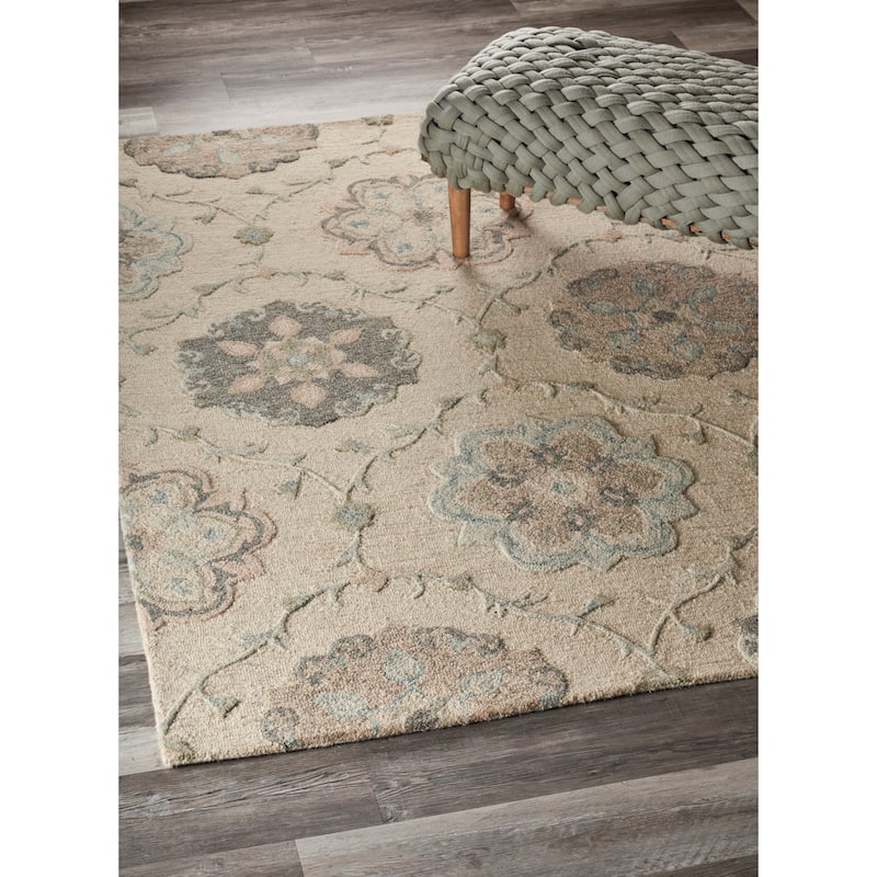 Sevita Delicate Traditional Floral Area Rug
