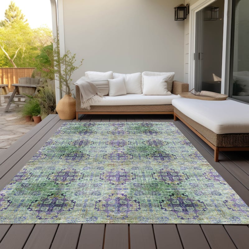 Machine Washable Indoor/ Outdoor Vintage Medallions Chantille Rug