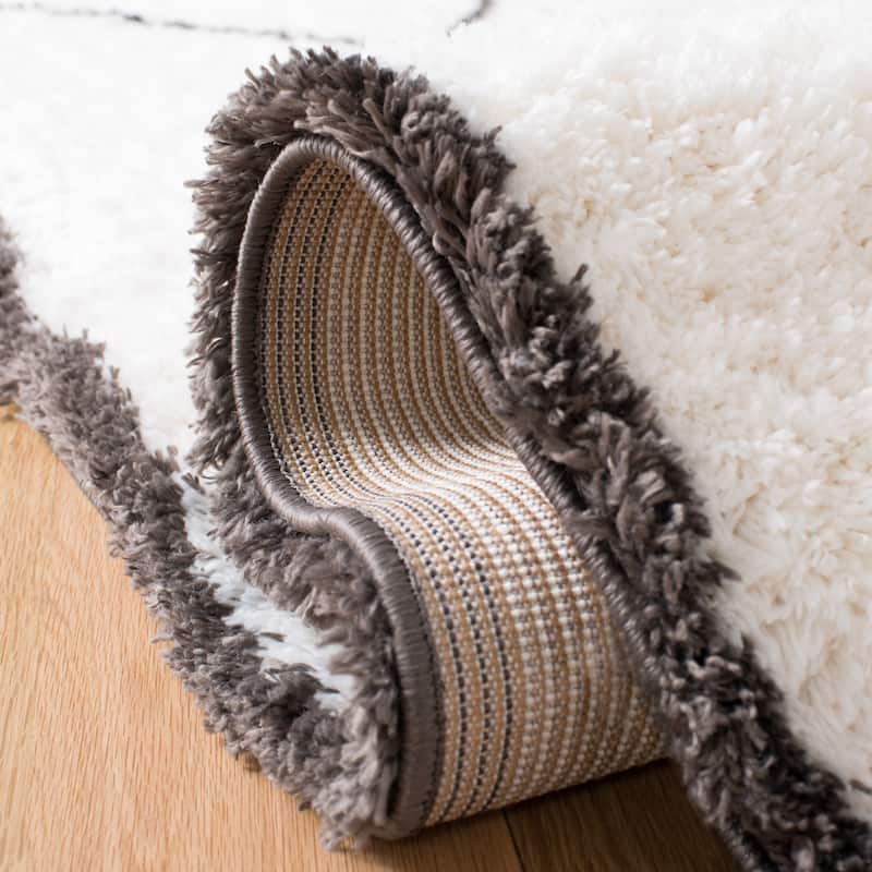 SAFAVIEH Carmella Harry Shag Trellis Polyester Rug