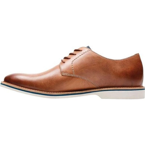 clarks atticus lace tan