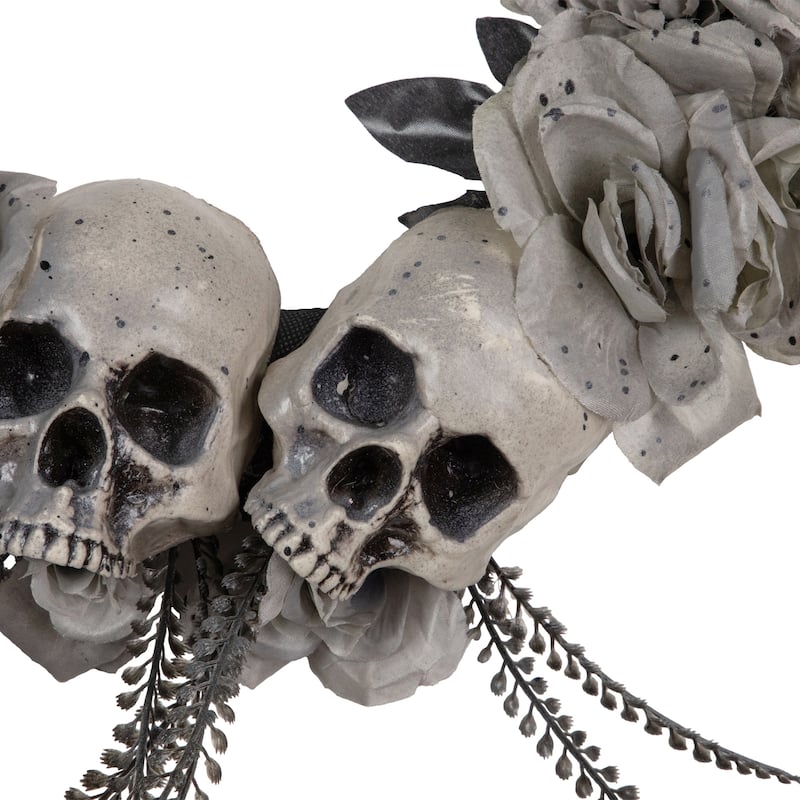 Double Skull and Gray Roses Halloween Wreath 16-Inch Unlit