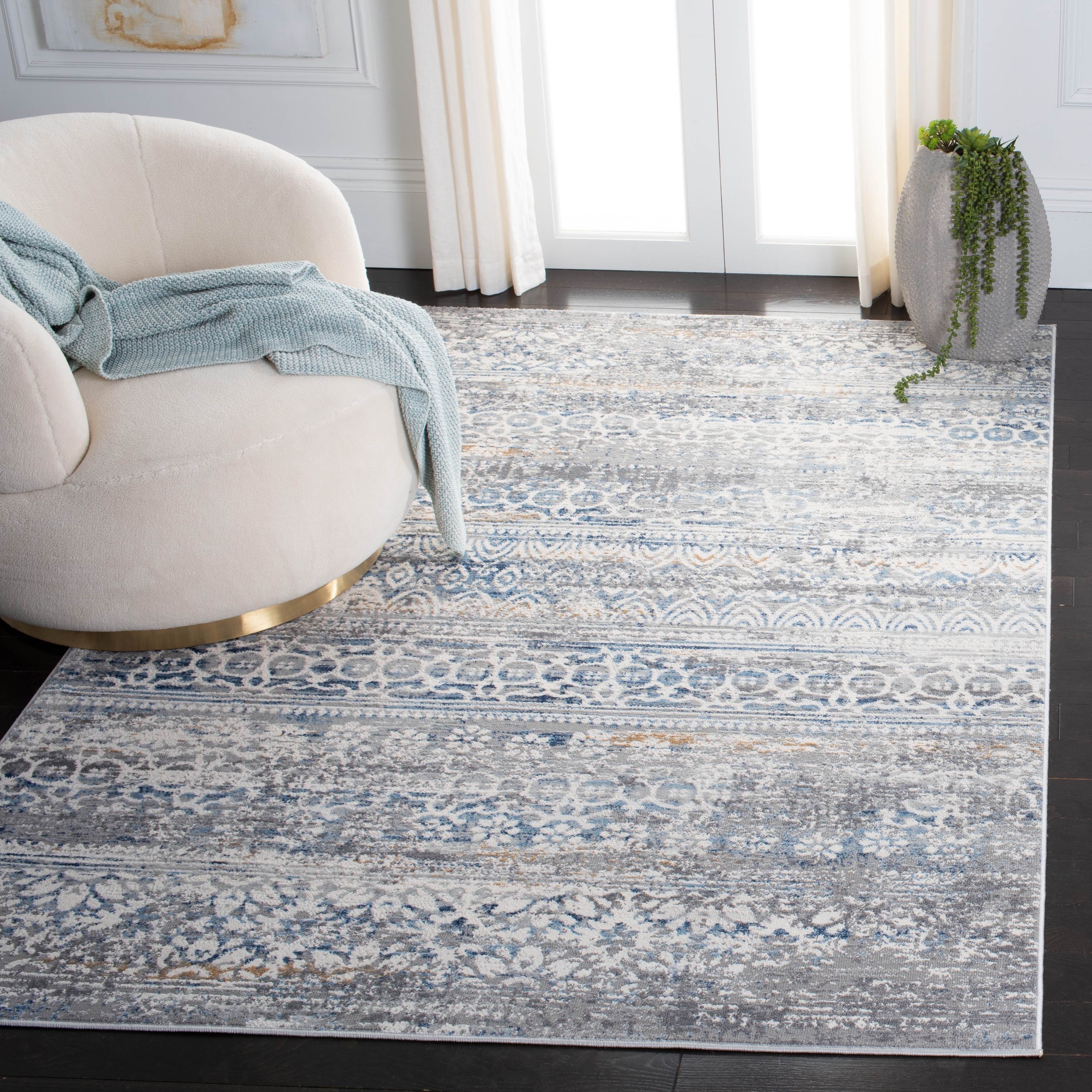 SAFAVIEH Amelia Petty Distressed Rug