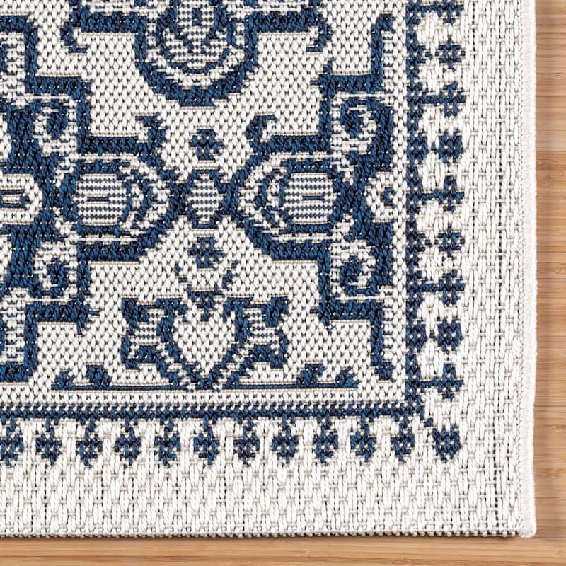 Gertmenian Ringley Luxury Thick Polypropylene Flatwoven Indoor/Outdoor Area Rug Collection