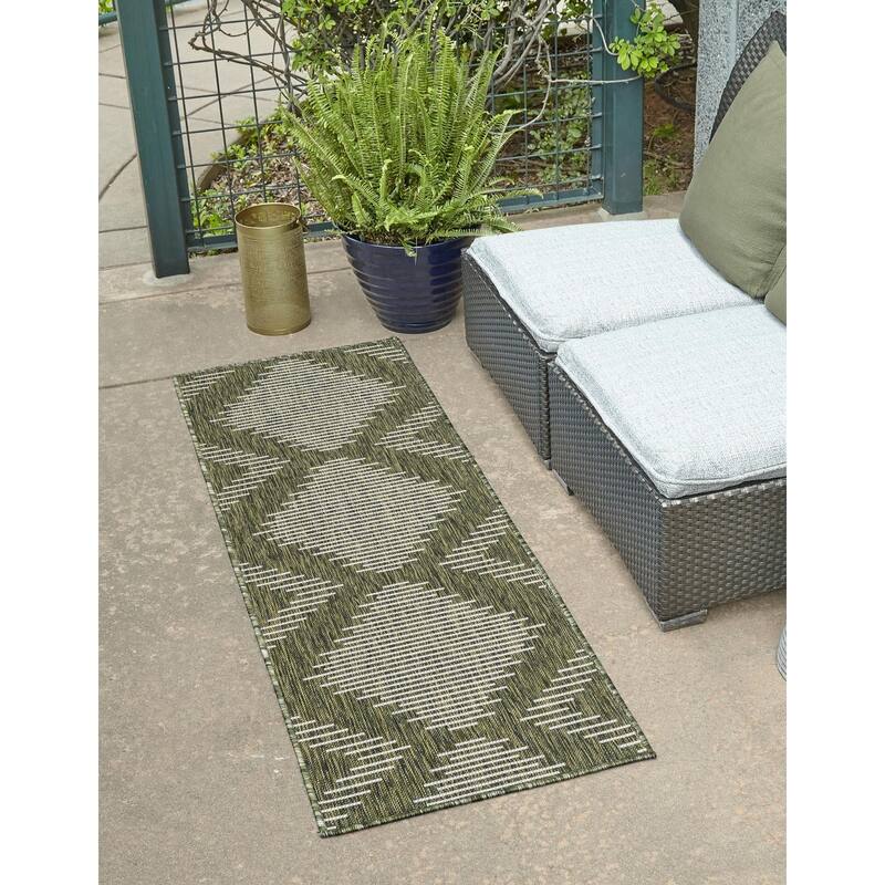 Outdoor Ucul Collection Area Rug - Green - 2'7"x8'