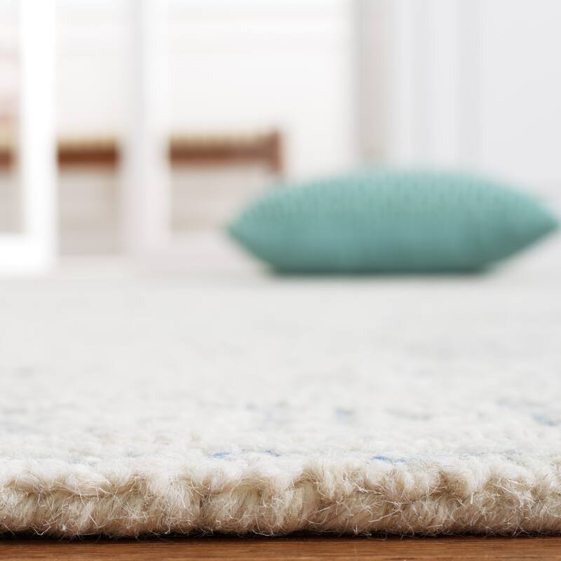 SAFAVIEH Handmade Abstract Torild Medallion Wool Rug