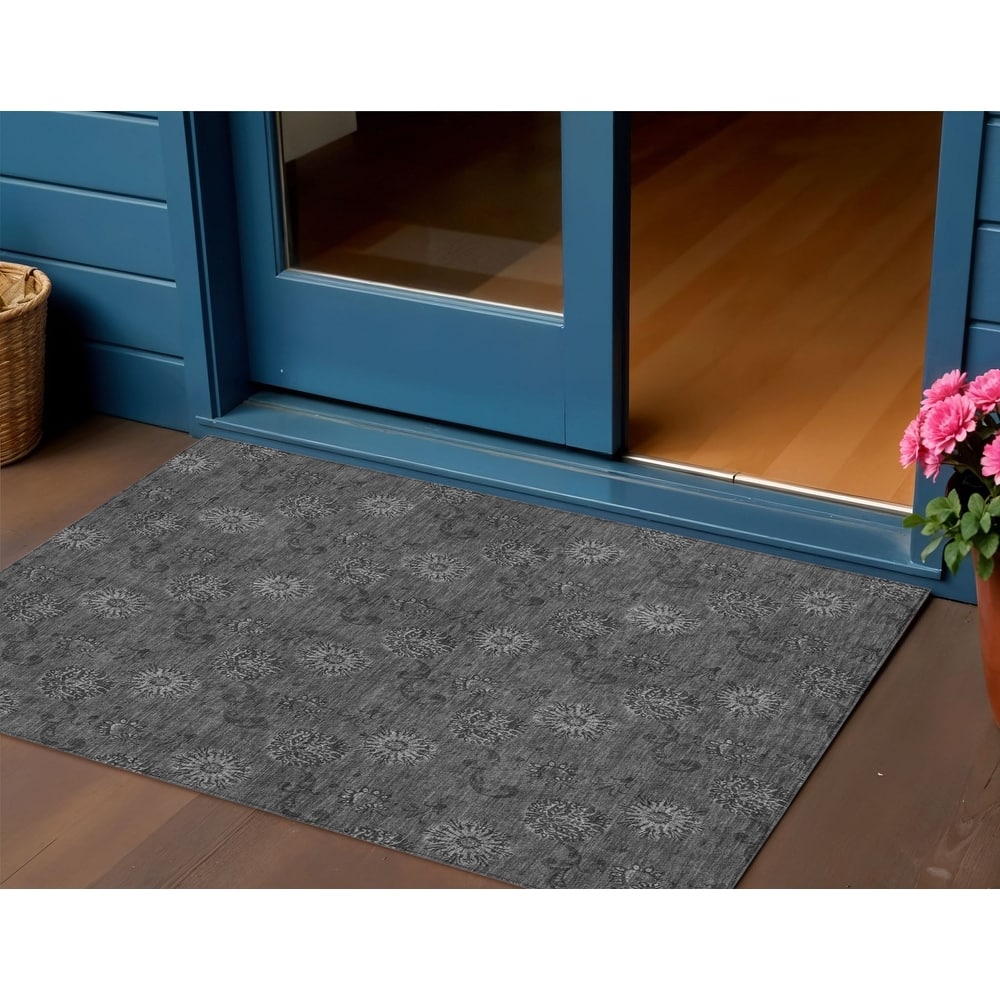 HomeRoots Floral Transitional Rectangle Outdoor Rug