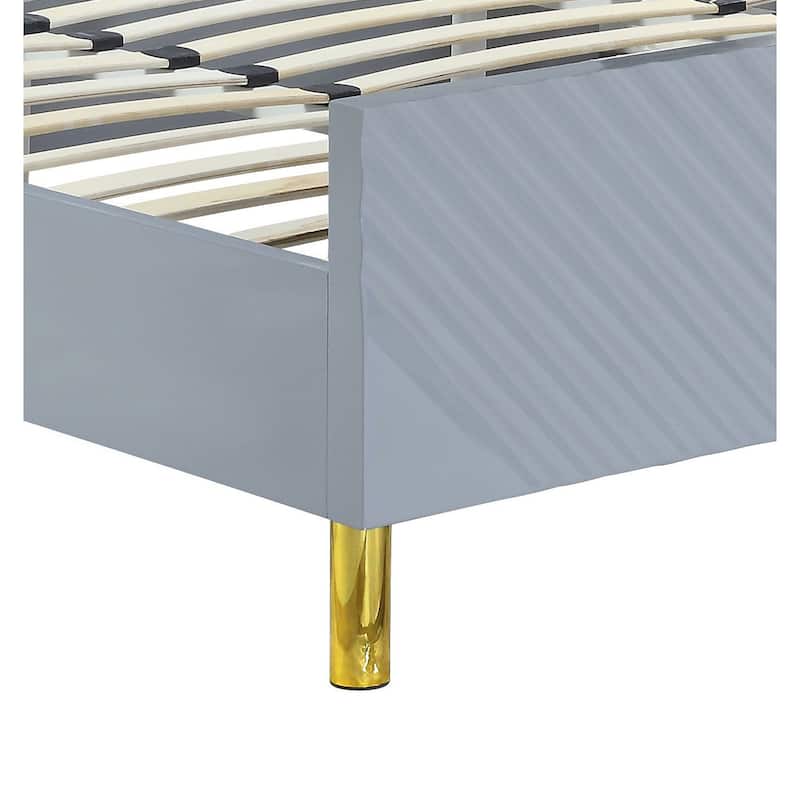California King Size Metal Platform Bed with Wave Pattern Design, 39 Slats Included and 660lbs Weight Capacity