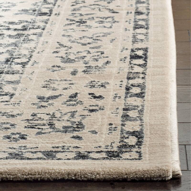SAFAVIEH Evoke Suzie Distressed Vintage Boho Rug