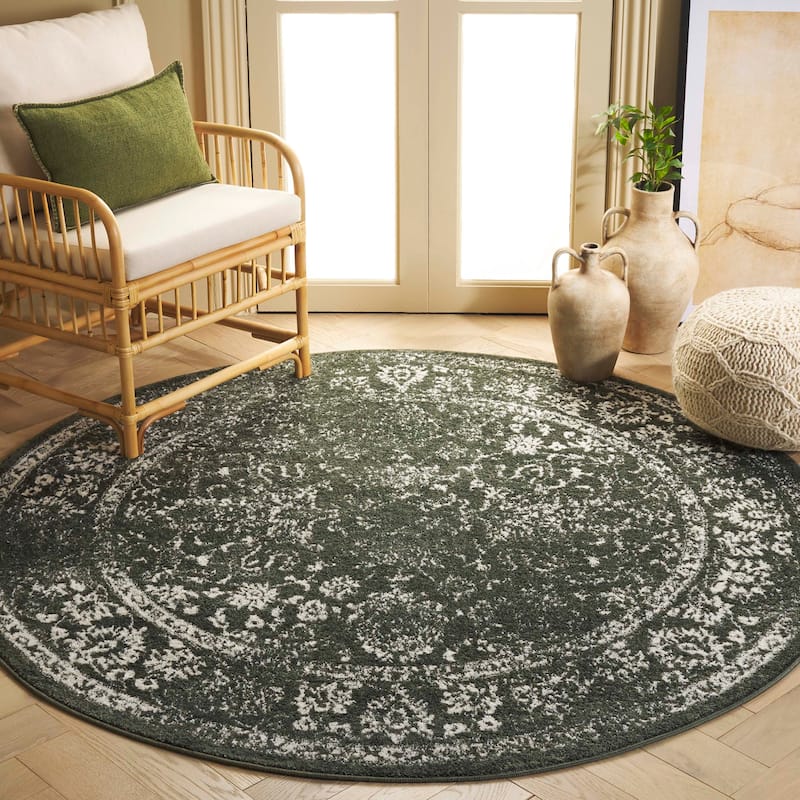 SAFAVIEH Adirondack Dakota Rustic Shabby Chic Distressed Rug - 4' Round - Dark Green/Ivory - Round
