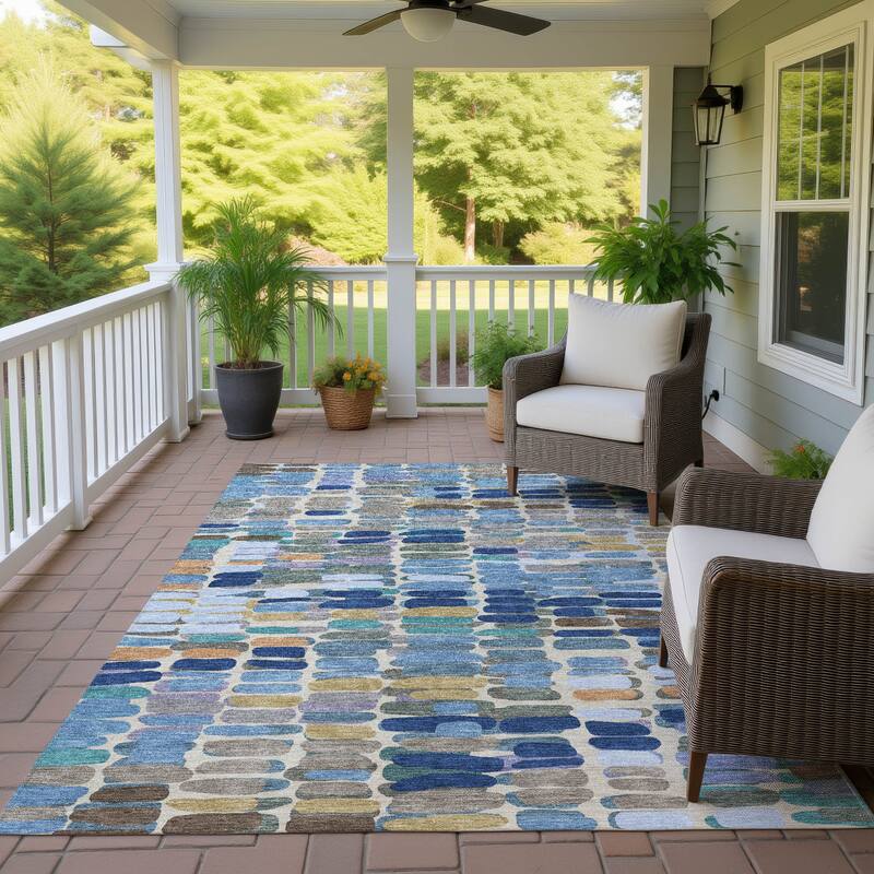 Machine Washable Indoor/ Outdoor Modern Caps Chantille Rug