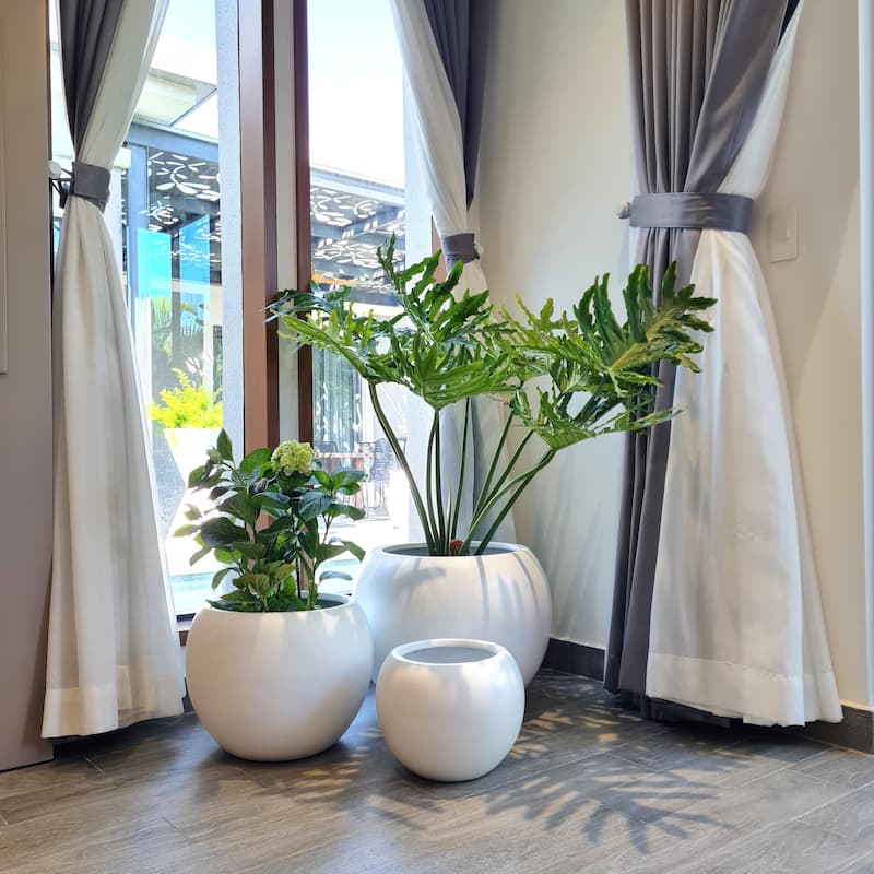 DreamPatio Riverside Fiberstone Composite Ball Planter for Indoor/Outdoor - Smooth Automotive 2K Coating