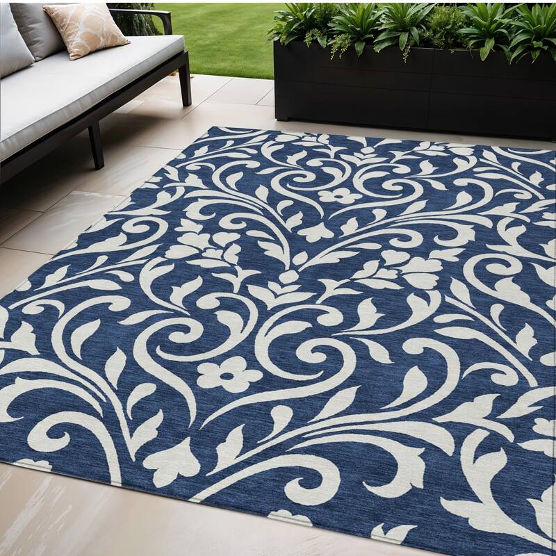 HomeRoots Floral Transitional Rectangle Outdoor Rug - 5' X 8'