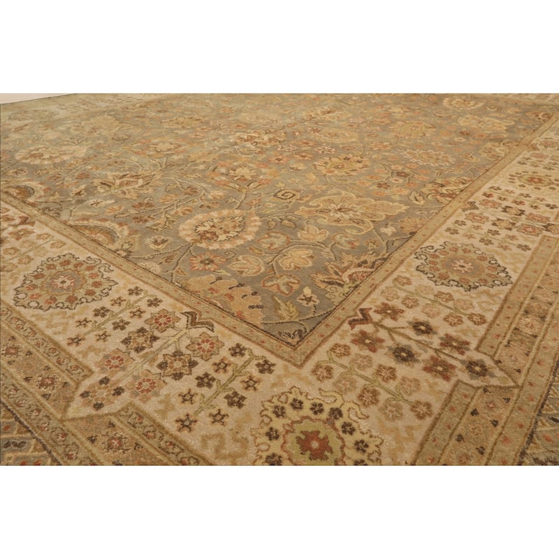 7'10''x9'9'' Tibetano Hand Knotted Wool Gray Agra Traditional Rug - 7' 10'' x 9' 9''