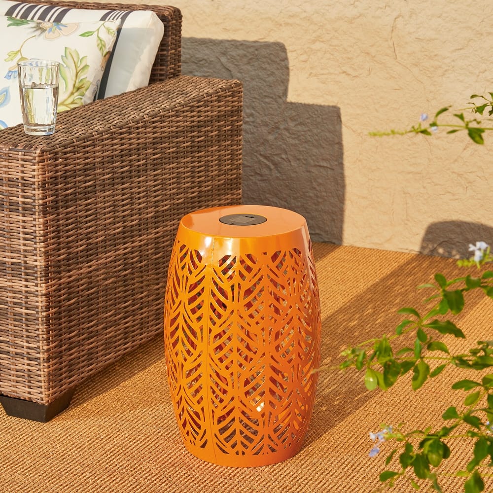 Glitzhome 18"H Outdoor Metal Side Table Garden Stool with Solar Lights