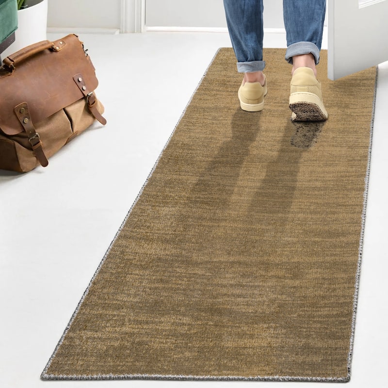 JONATHAN Y Fawning Classic Solid Low-Pile Machine-Washable Terra Area Rug
