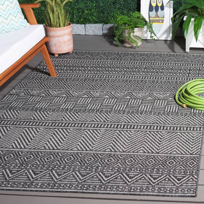 SAFAVIEH Beach House Olexandra Transitional Rug - 4' x 6' - Charcoal/Grey